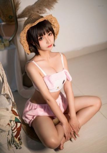 两乳房又高又大